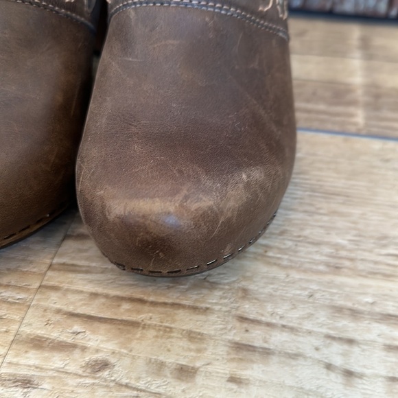 Dansko Rikki Women’s Brown Leather Heeled Clog Size 38 - Picture 5 of 11
